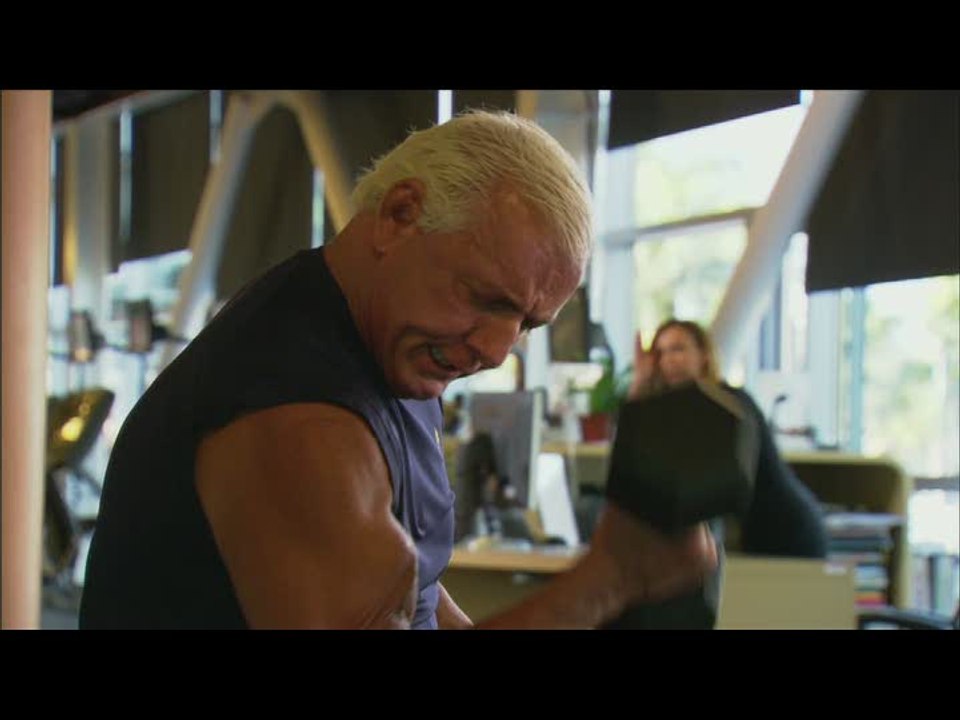 Command & Conquer : Alerte Rouge 3 :  La Révolte : Nature Boy vs. un ours