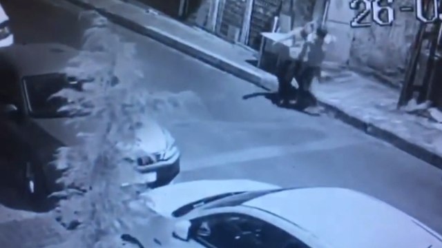 Otomobil çalmaya çalıştığı iddia edilen genç linç edildi: 8 şüpheli yakalandı