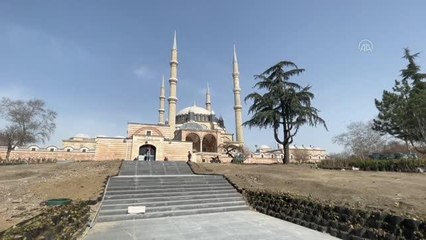 Ramazana özel Osmanlı geleneği mahyalar camilere asılmaya başlandı
