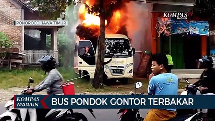 Bus Pondok Gontor Terbakar
