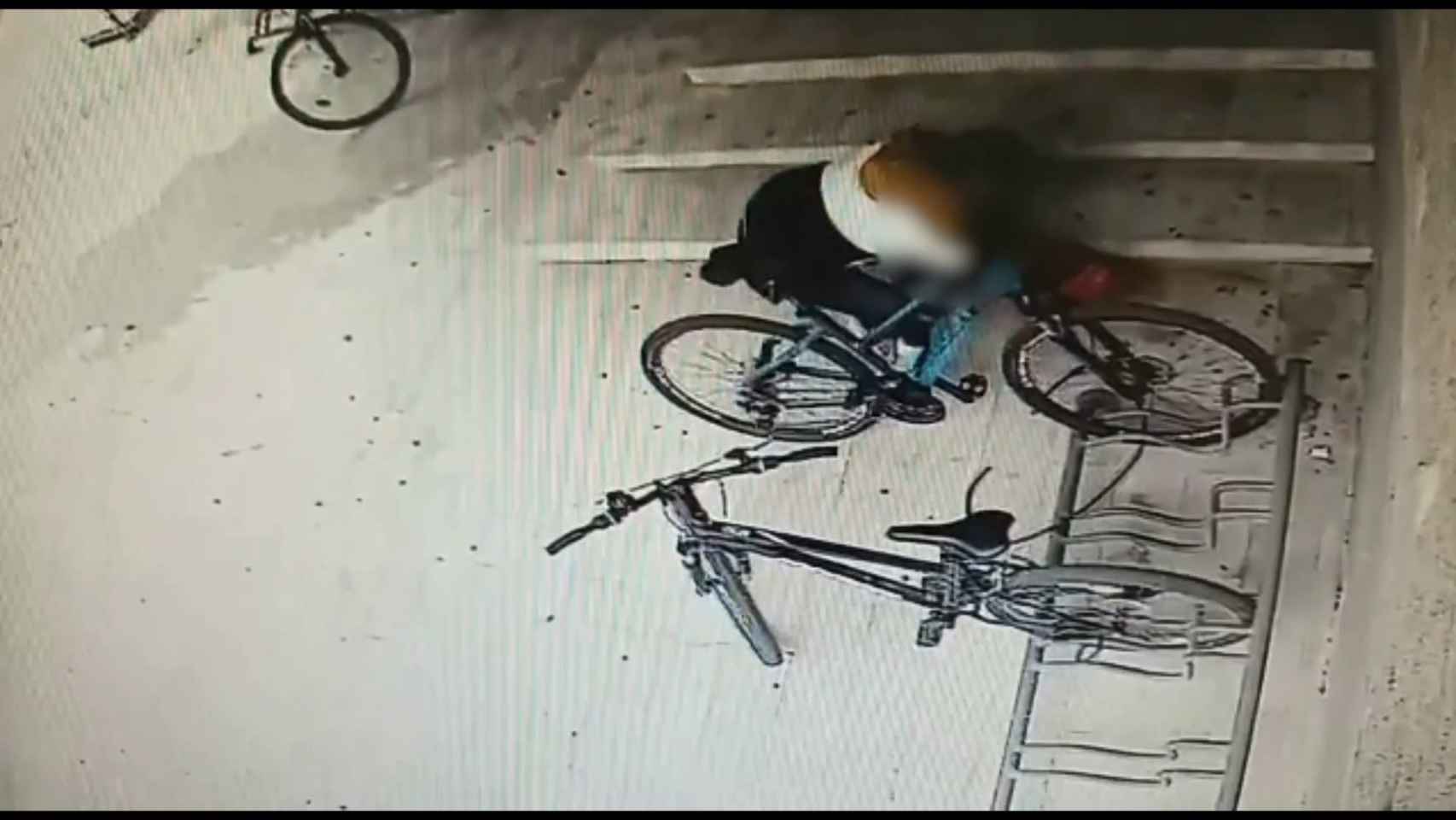 Cae el 'ladrón de bicicletas' de San Juan de Alicante: también robó dos  vehículos eléctricos a un anciano