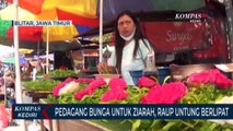 Pedagang Bunga Tabur Untuk Ziarah Raup Untung Berlipat