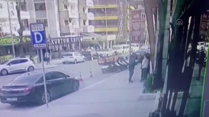 Son dakika haberi... Avcılar'da çocuğun silahlı kavganın ortasında kalması güvenlik kamerasına yansıdı
