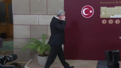 Akbaşoğlu: "Herkesin erişebileceği bir şifa tarifine bel bağlamaları, içinde bulundukları acziyetin bir nişanesi olarak tarihe geçecektir"