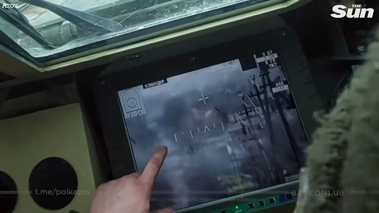 Ukrainian troops blow up and destroy Russian Z tank