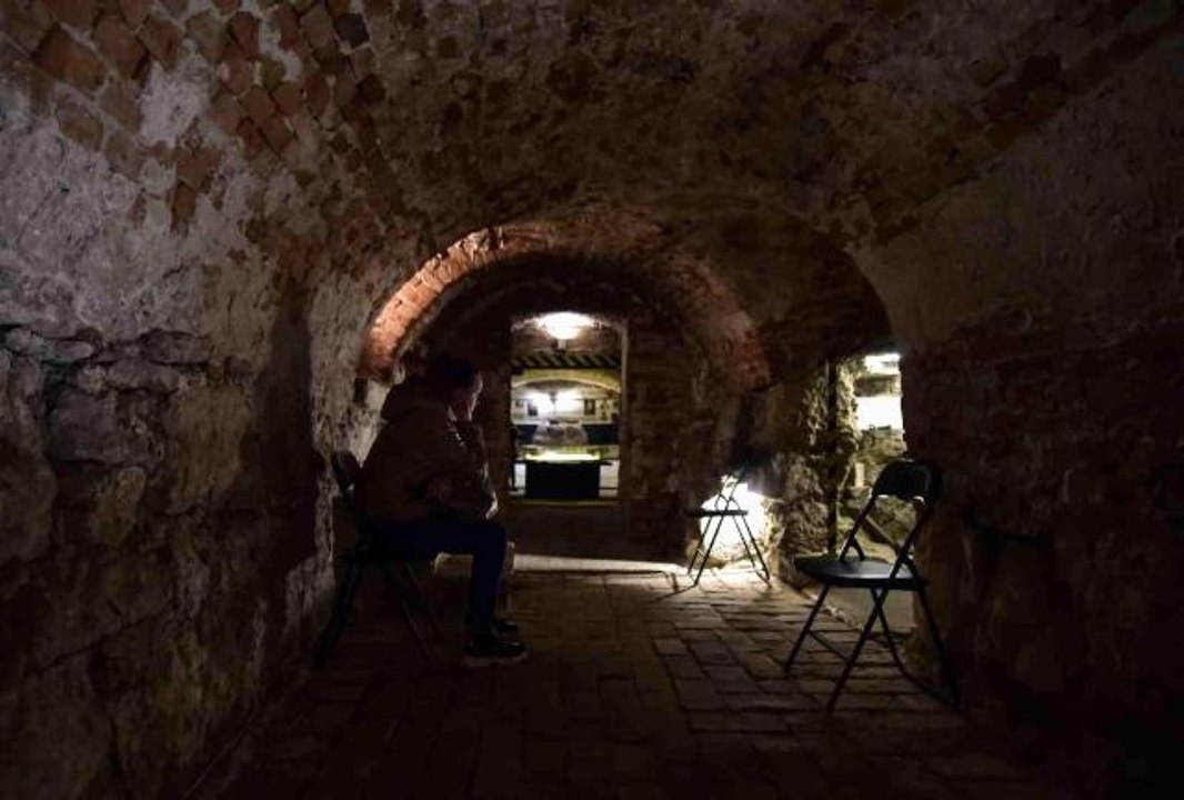 Lviv'de siren sesleri bir kez daha yükseldi, halk sığınaklara akın etti