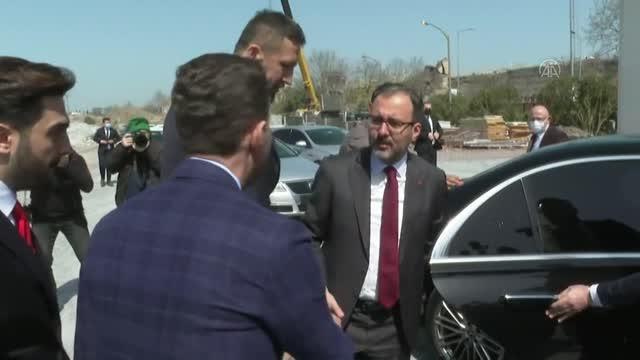 Kasapoğlu, Abdi İpekçi Spor Salonu'nun yerine inşa edilecek merkezin şantiyesini gezdi