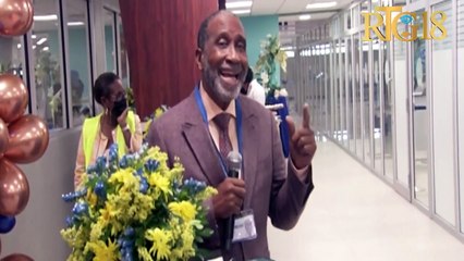 Direktè jeneral AAN lan Yves François Ducarmel louvri nouvo sal anbakeman ayopò entènasyonal T. L