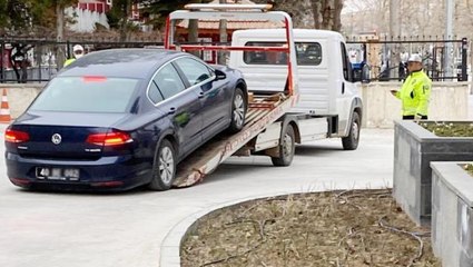 Parasını alamayan işçi, belediyenin makam aracını haczettirdi