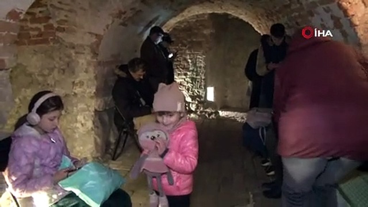 Lviv'de siren sesleri bir kez daha yükseldi! Halk sığınaklara akın etti