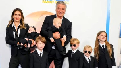 Descargar video: Alec Baldwin And Hilaria Are Expecting SEVENTH Child Together