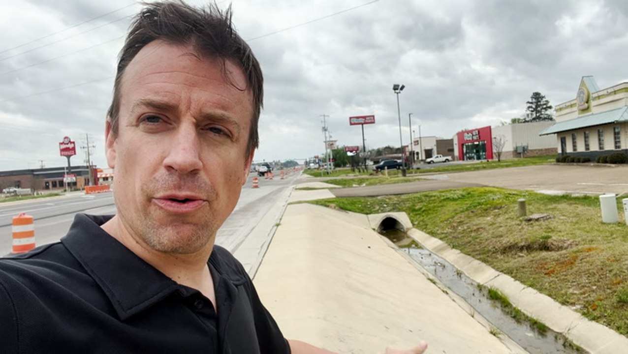 Severe weather conditions develop in the Southeast