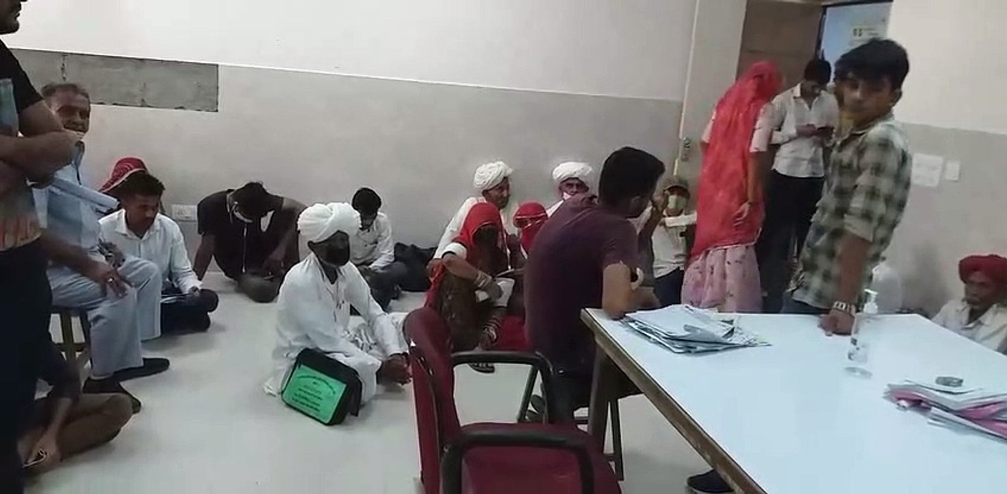 चिकित्सकों का 2 घंटे कार्य बहिष्कार, ओपीडी में मरीज करते रहे इंतजार