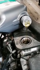 Une huile de moteur vraiment très triste