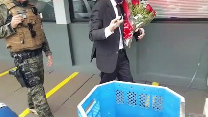 Mesmo com medida protetiva, "Don Juan" tenta entregar buque de flores para “amada” e acaba preso