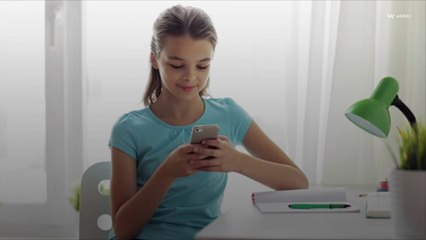 Social Media Affects Girls Earlier Than Boys, Study Says