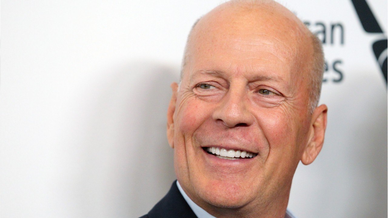 GALA VIDEO - Bruce Willis malade : quelle relat...