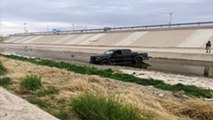 Intenta cruzar en su camioneta por el Río Bravo y lo detinene acusado de asesinato