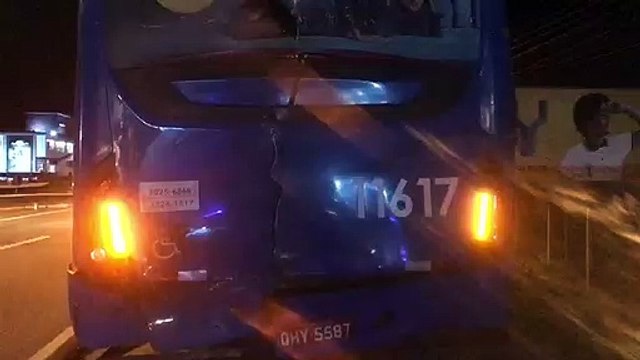 Acidente entre caminhão e dois ônibus no bairro dos Ingleses