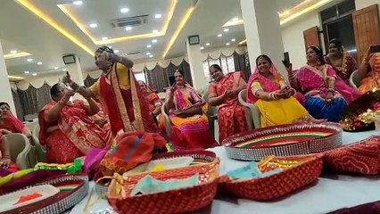 Kesaria Balam Padharo Ni Mhare Des....