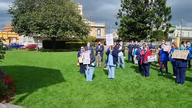 Nurses and midwives hold a rally in Belmore Park, Goulburn.