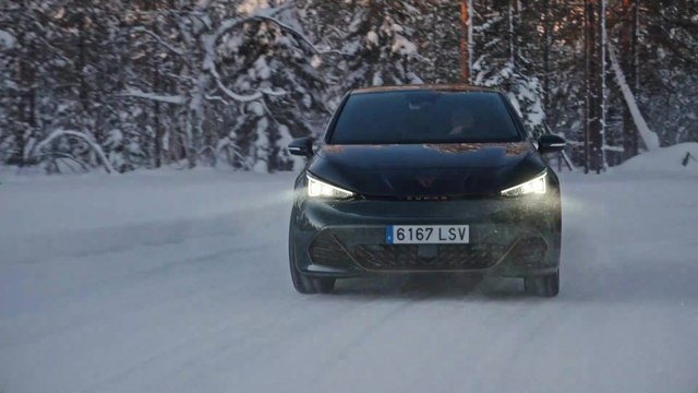 CUPRA Born Snow Experience Trailer