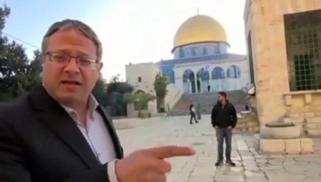 عضو الكنيست المتطرف بن غفير يقتحم باحات الأقصى