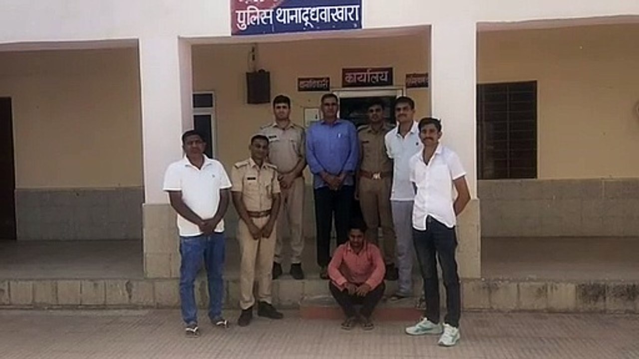 तीन लाख की अवैध देसी शराब जब्त, एक गिरफ्तार