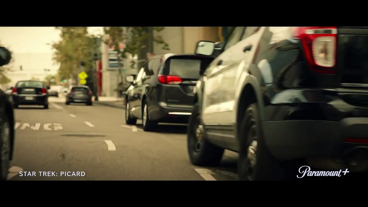 Star Trek Picard  2x04 - Clip from Episode 4 Season 2 - Seven Of Nine's Crash Course In Driving