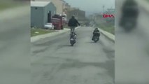 Avcılar'da motosikleti ayakta sürdü