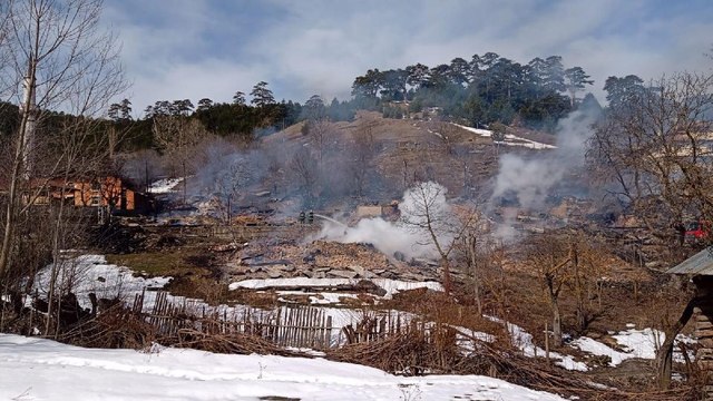 Kastamonu’da bir köy alevlere teslim oldu