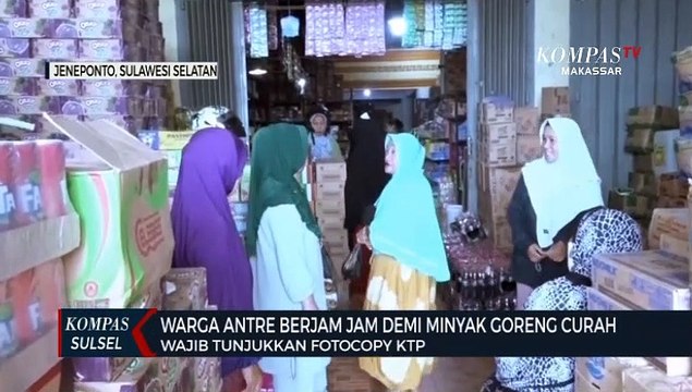 Warga Antre Berjam-Jam Demi Minyak Goreng