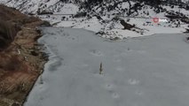 Buz tutan Pusat Özen Baraj gölü ilkbahara rağmen çözülmedi