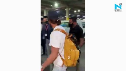 Shah Rukh Khan returns to Mumbai after Pathaan shoot, watch