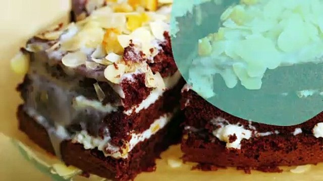 Gâteau au chocolat, crème et amandes