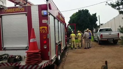 Bombeiros são acionados para prestarem atendimento à uma idosa de 90 anos, na Rua Manoel Ribas