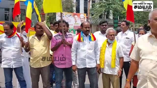 வன்னியர் இட ஒதுக்கீடு ரத்து; கடுப்பில் பாமகவினர் சாலை மறியல்!