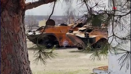 Potret Bangkai Alat Militer yang Hancur di Dekat Kyiv Ukraina