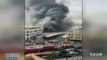 فيديو اندلاع حريق بسوق المباركية في الكويت وفرق الإطفاء تباشر الحادثة - - الإخبارية - حريق_المباركية