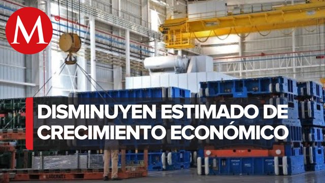 Especialistas bajan estimado de crecimiento económico y suben el de inflación: Banxico