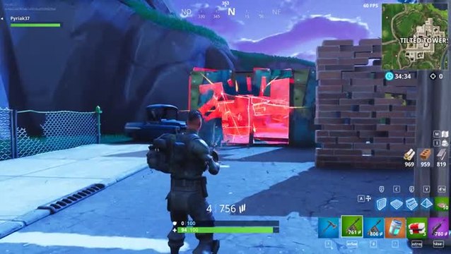 Fortnite : un Pistolet Mitrailleur à Tambour ravageur sur les murs