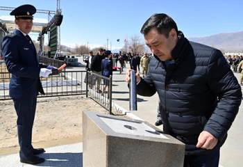 Kırgızistan'ın tarihinde ilk kez demiryolu hattı inşaatına başlandı