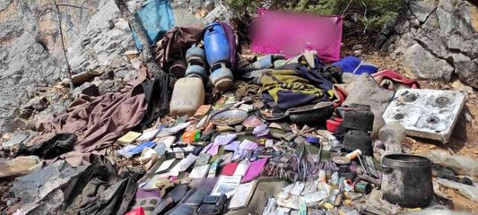 Tunceli'de bir mağarada mühimmat ve yaşam malzemesi geçirildi