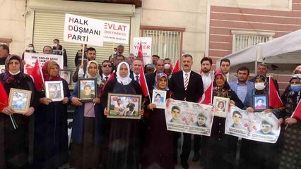 下载视频: Cumhurbaşkanı Başdanışmanı Minder, evlat nöbetindeki ailelerle buluştu