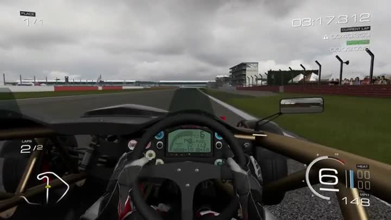 Forza Motorsport 5 : Course à Silverstone