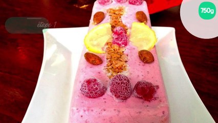 Bûche fraises citron, croustillant feuillantine et biscuit amandes
