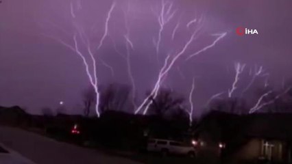 Nadir olarak meydana gelen "ters yıldırım" görüntülendi