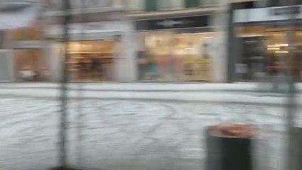 Una tormenta de granizo descarga con fuerza en Barcelona y tiñe de blanco Granollers