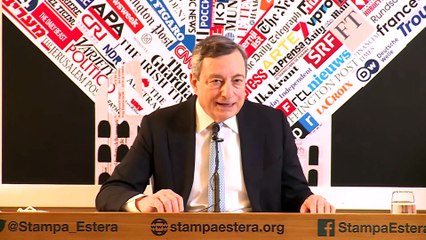 Draghi: "Stiamo finanziando la guerra, per questo serve un tetto al prezzo del gas"