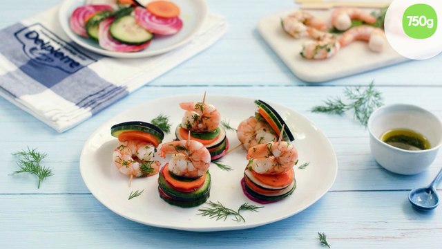 Brochettes de gambas et millefeuilles de crudités